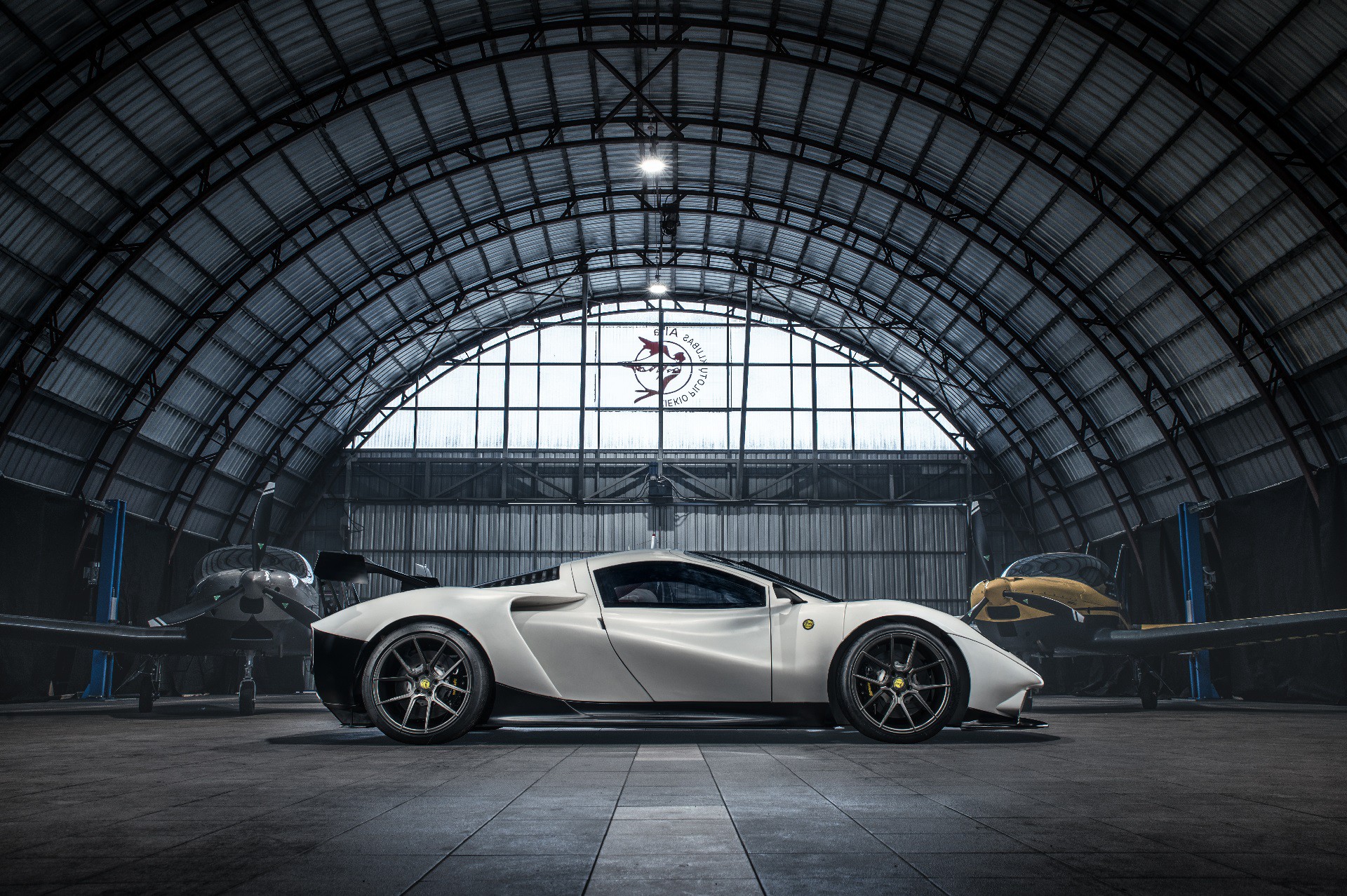 To supercar που το συναρμολογείς μόνος σου και ξεκινά από 35.000 ευρώ