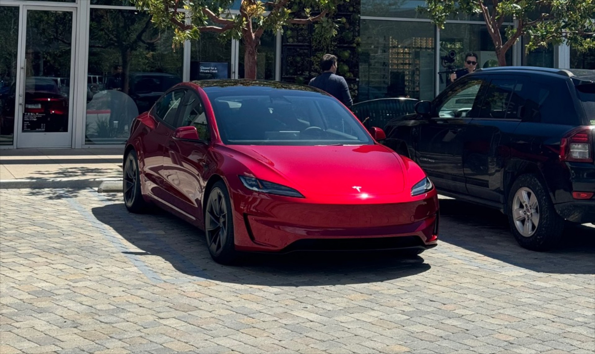 Tesla Model 3 Ludicrous: Τι ξέρουμε για την κορυφαία έκδοση των 600+ ίππων;