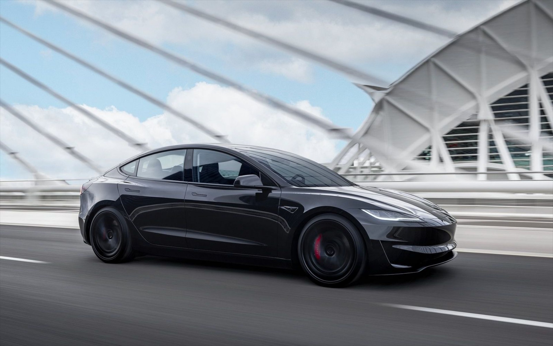 Στην Ελλάδα το νέο Tesla Model 3 Performance - Η τιμή του