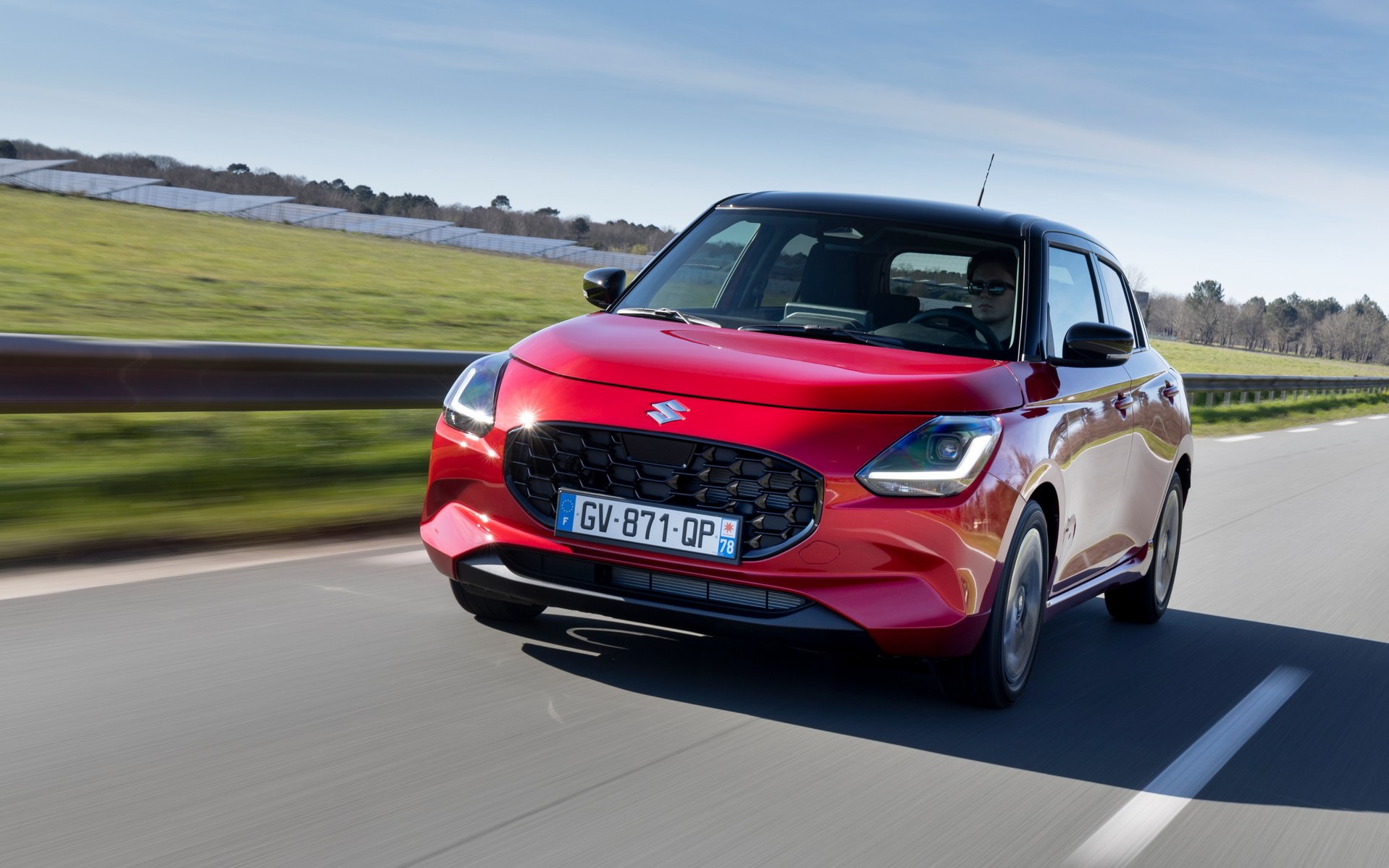 Suzuki SWIFT 2024: Το υβριδικό που αξίζει κάθε ευρώ!  