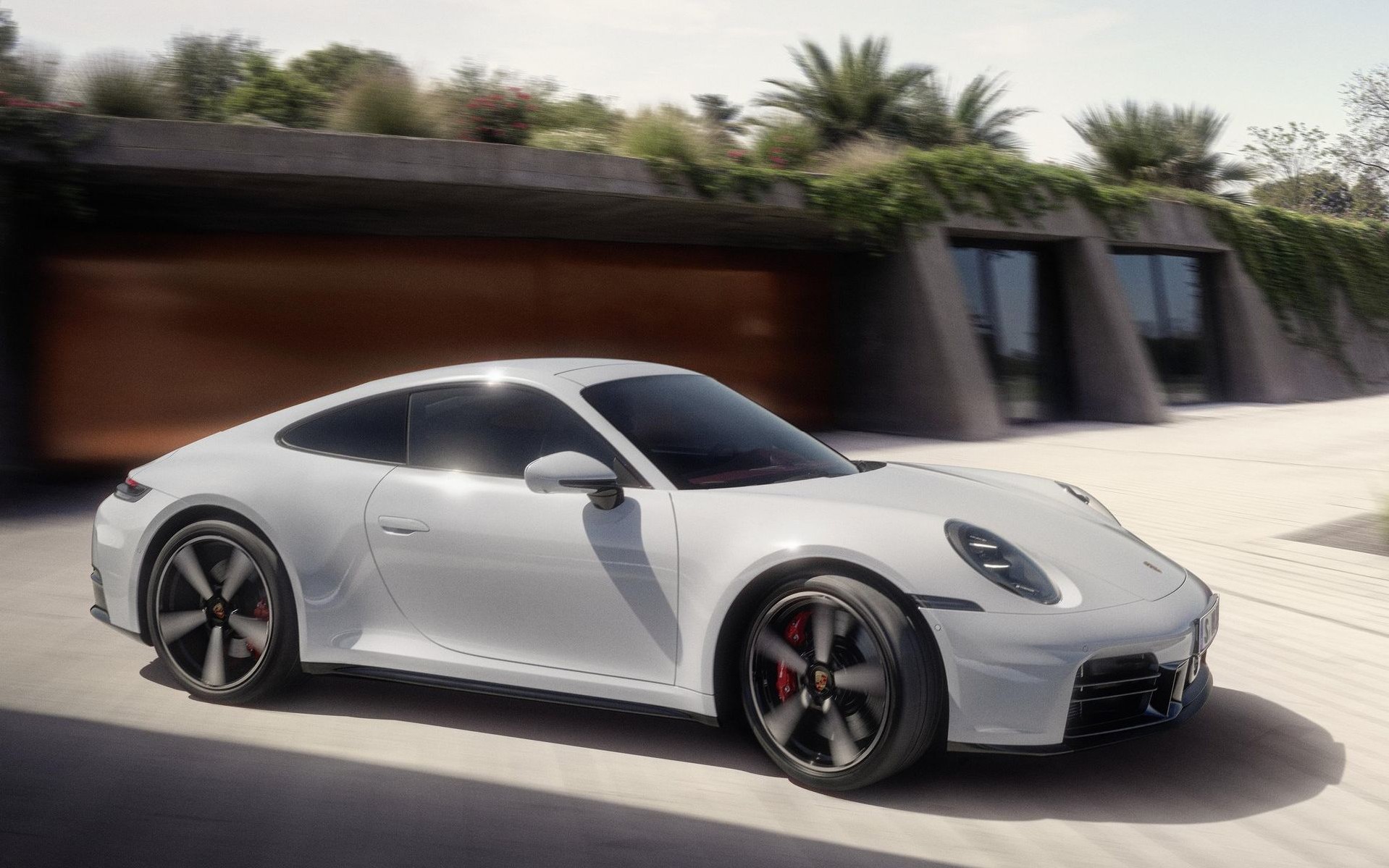 Στην Ελλάδα η νέα Porsche - Ακριβότερη 65.000 ευρώ από τη Γερμανία