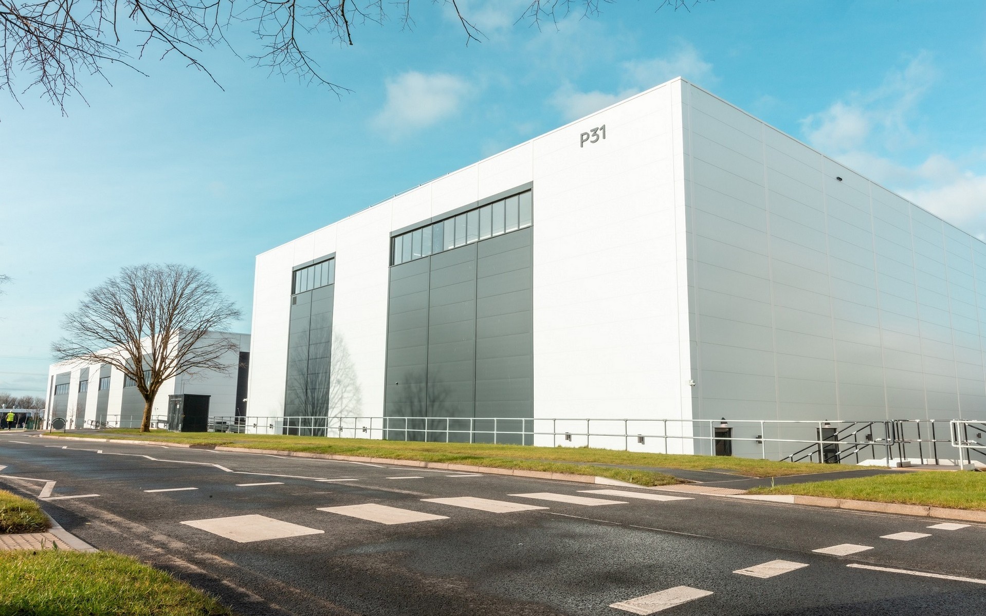 Η Bentley εγκαινίασε νέες εγκαταστάσεις! Πότε θα αποκαλυφθεί το πρώτο ηλεκτρικό της μάρκας;