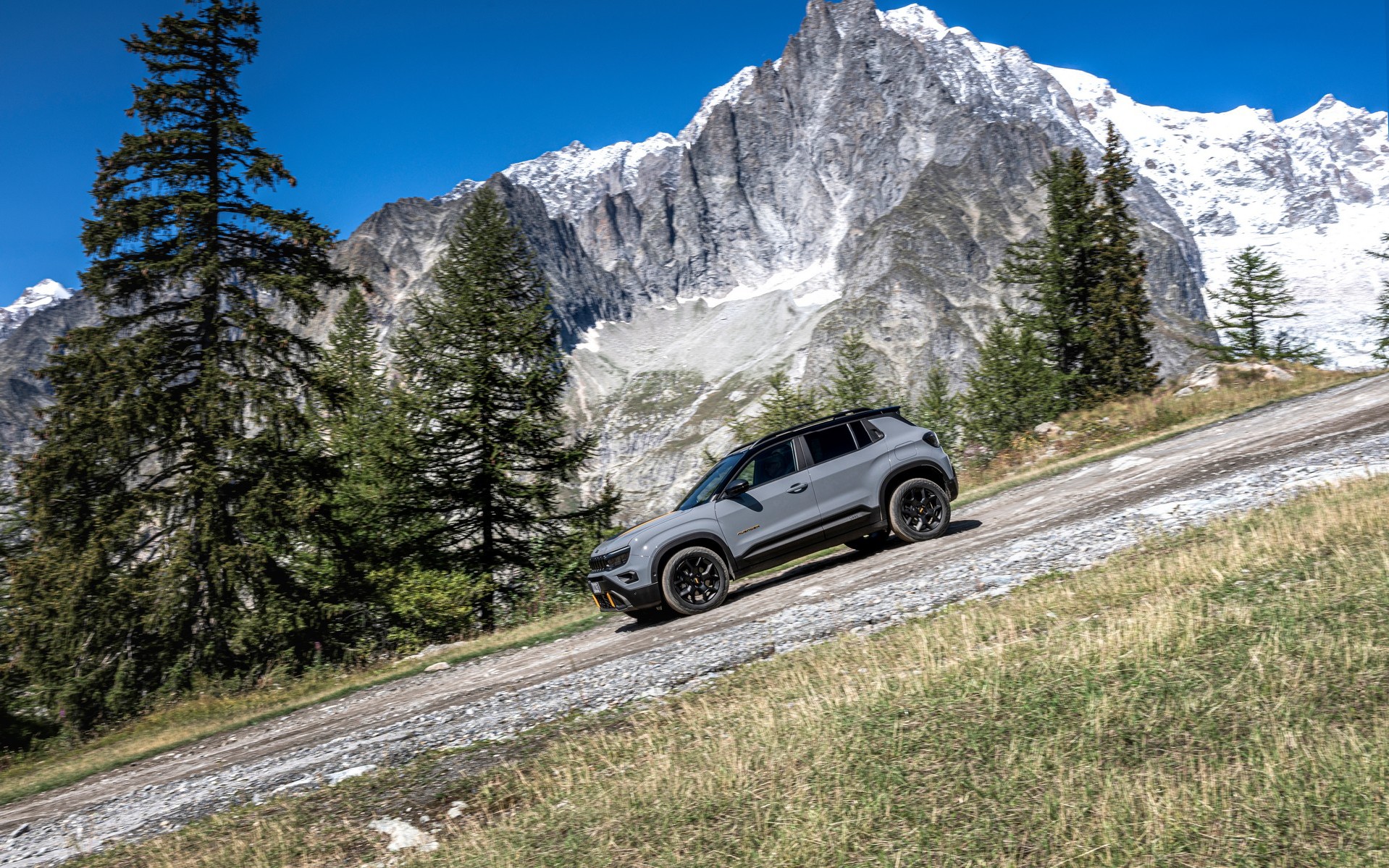 Jeep Avenger: Ο Βασιλιάς των B-SUV κομμένος και ραμμένος στα μέτρα σου με τιμή από 23.990 €!