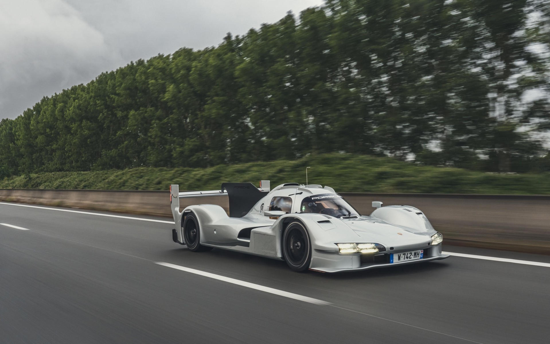 Porsche 963 RSP: Ένα πρωτότυπο του Le Mans με πινακίδες κυκλοφορίας