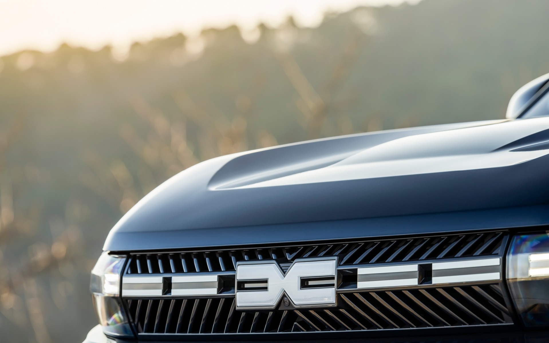 Το πιο εντυπωσιακό Dacia - Αυθεντικό SUV με XXL διαστάσεις!