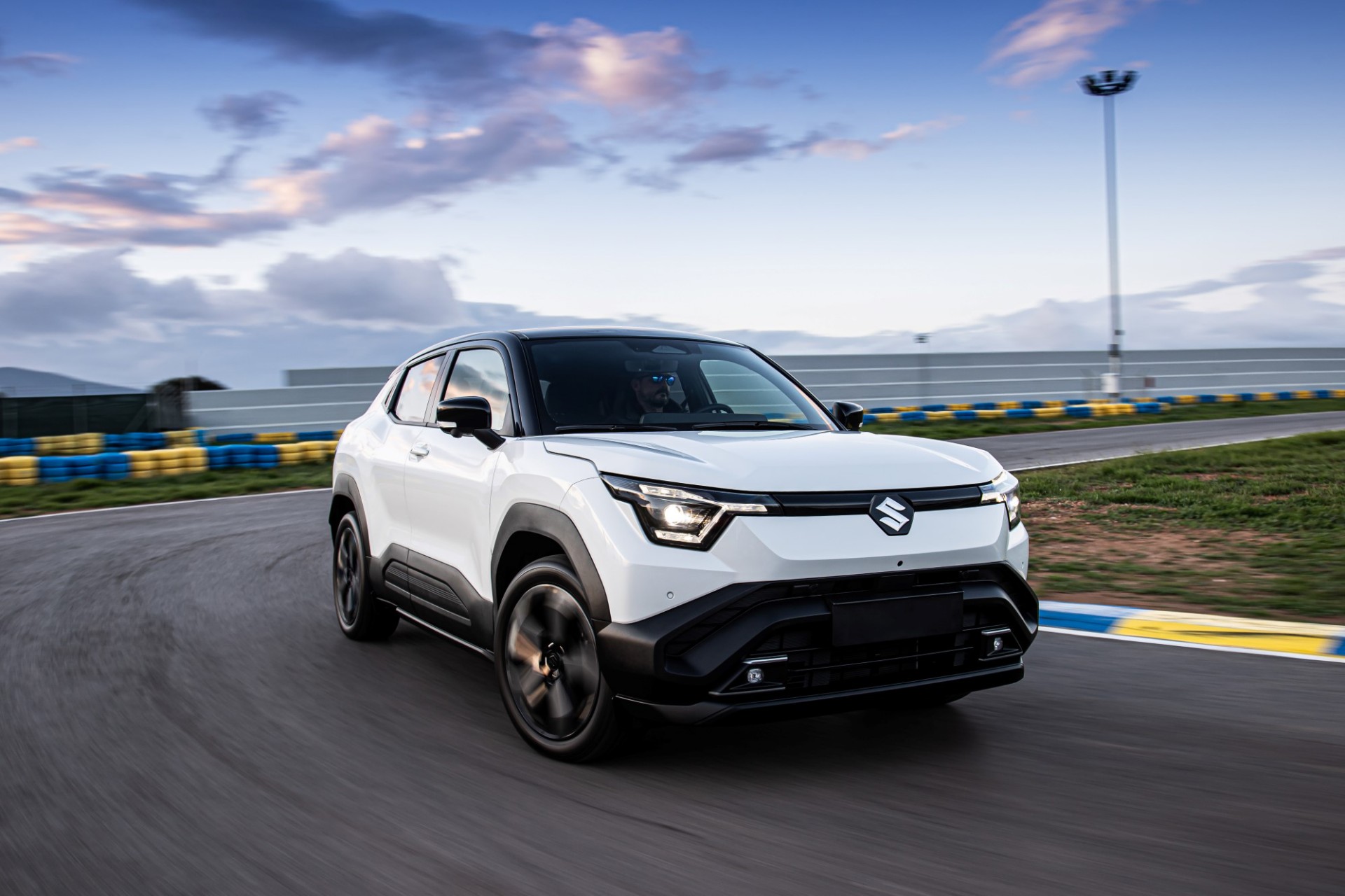 Suzuki eVitara – Το οδηγήσαμε στην Ελλάδα, πότε ξεκινάνε οι πωλήσεις;