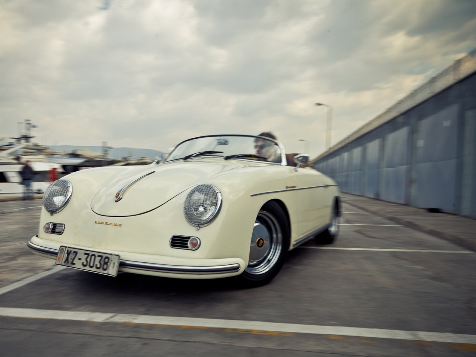 ΟΔΗΓΟΥΜΕ: Porsche 356 Speedster Replica