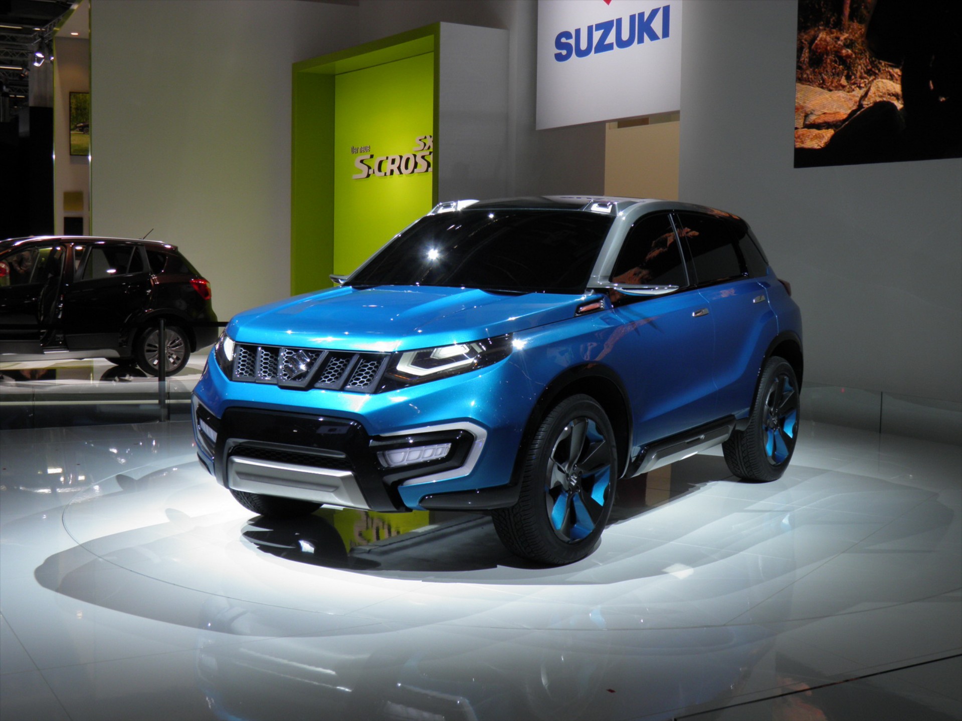 Suzuki iV-4 compact SUV