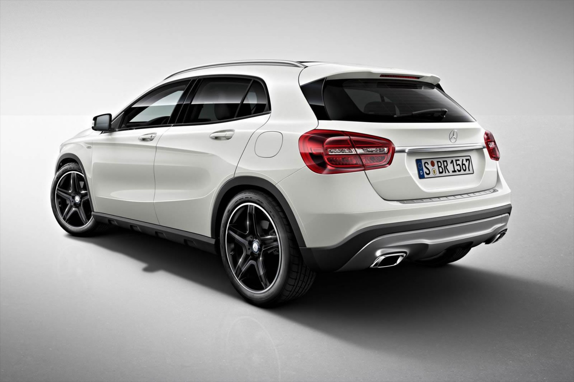 Νέα Mercedes GLA Edition 1