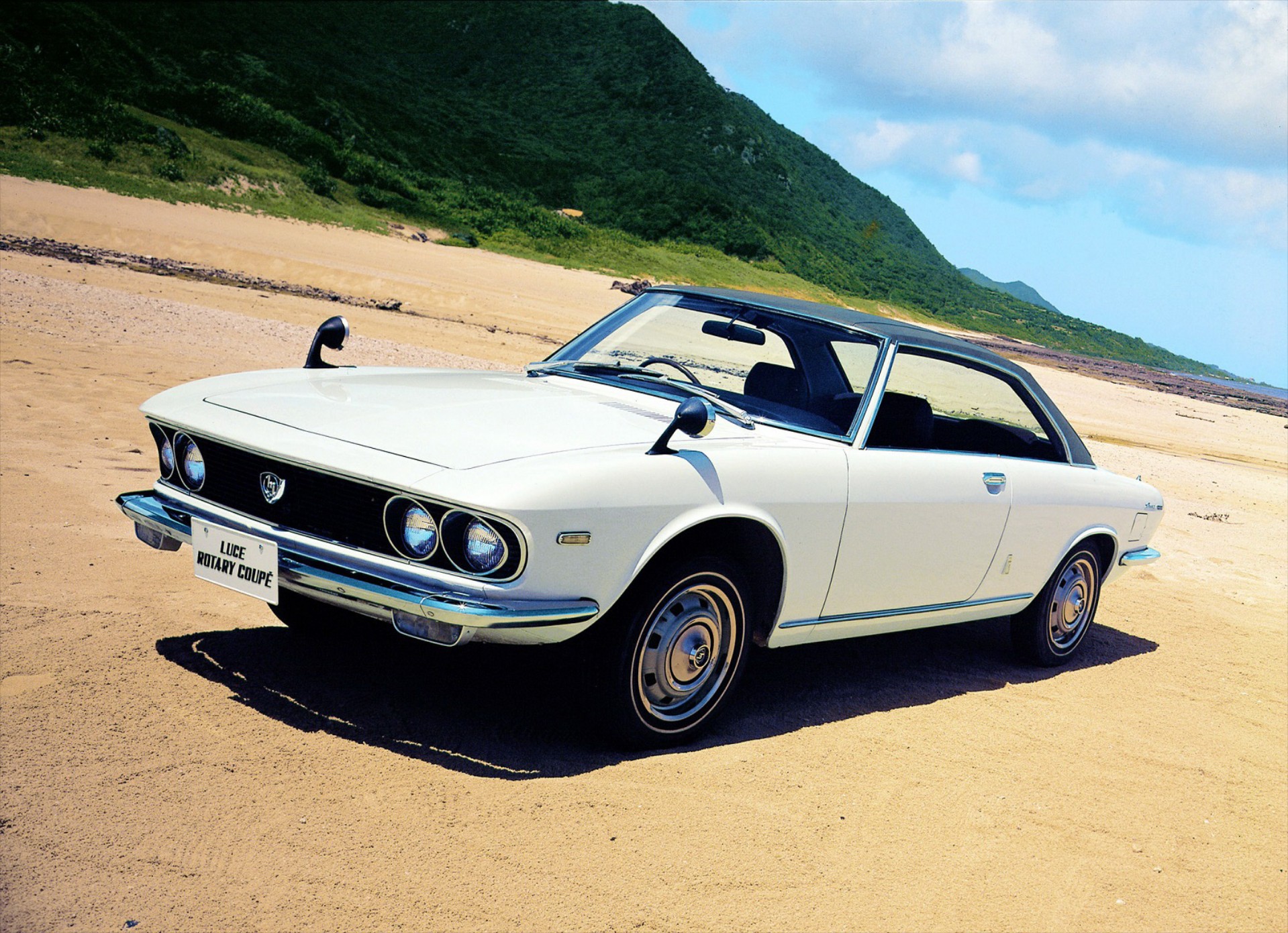 Mazda Luce R130: Πολύ ξεχωριστό