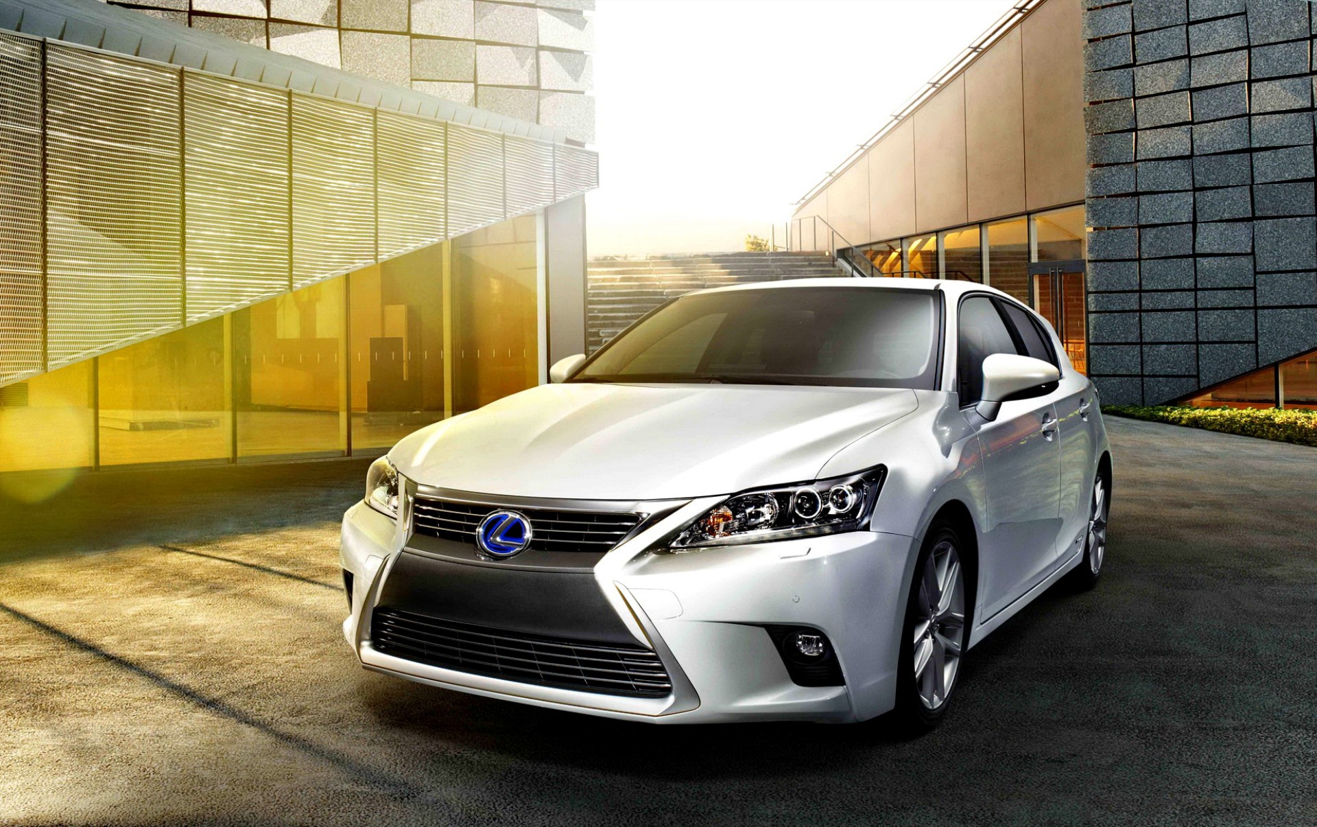 Νέο υβριδικό Lexus CT 200h