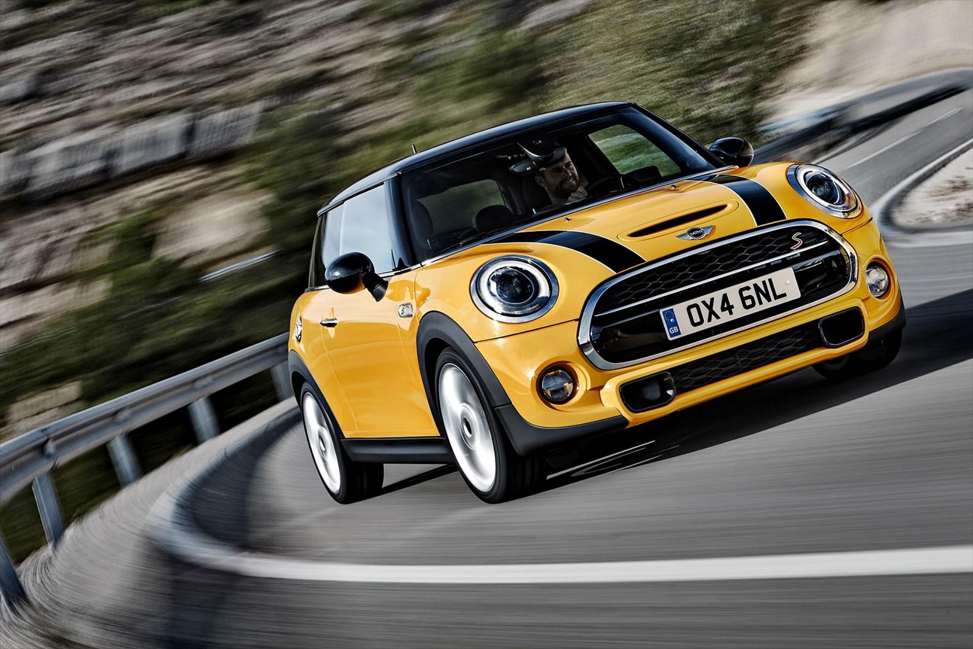 Αυτό είναι το ολοκαίνουργιο MINI 2014