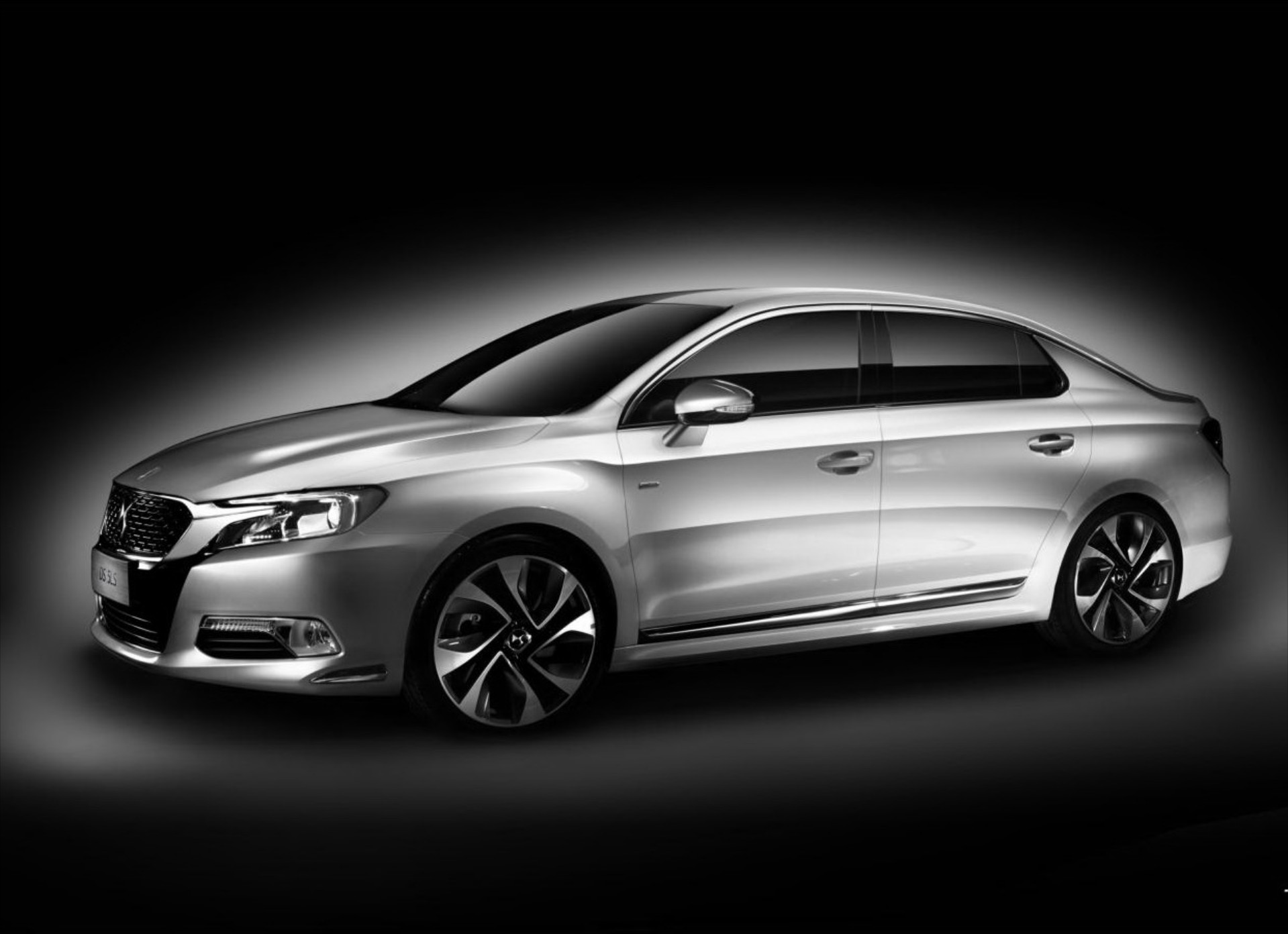 Citroen DS 5LS: άνεση & πολυτέλεια στο προσκήνιο