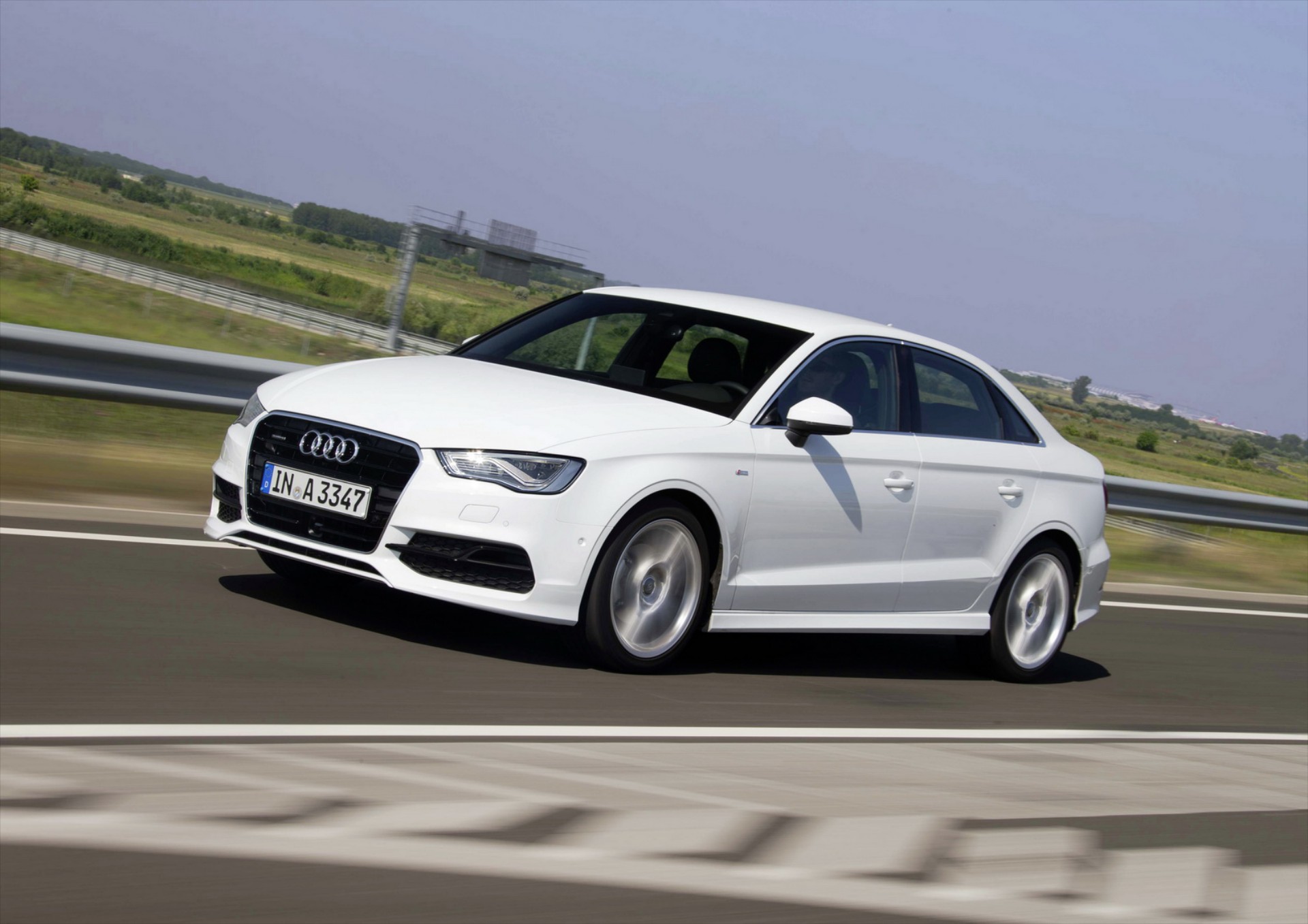 Audi Sport Sedan 1.4 TFSI CoD S tronic 140 PS