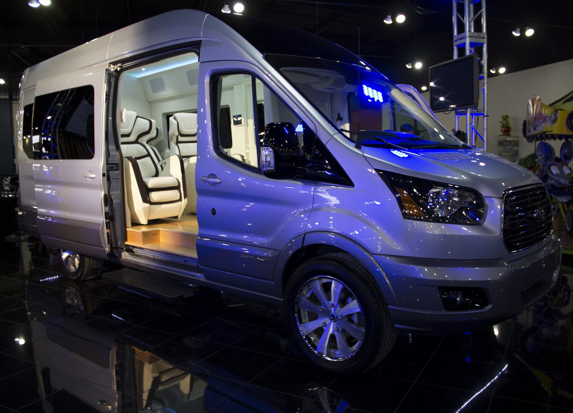 Ford Transit Skyliner Concept