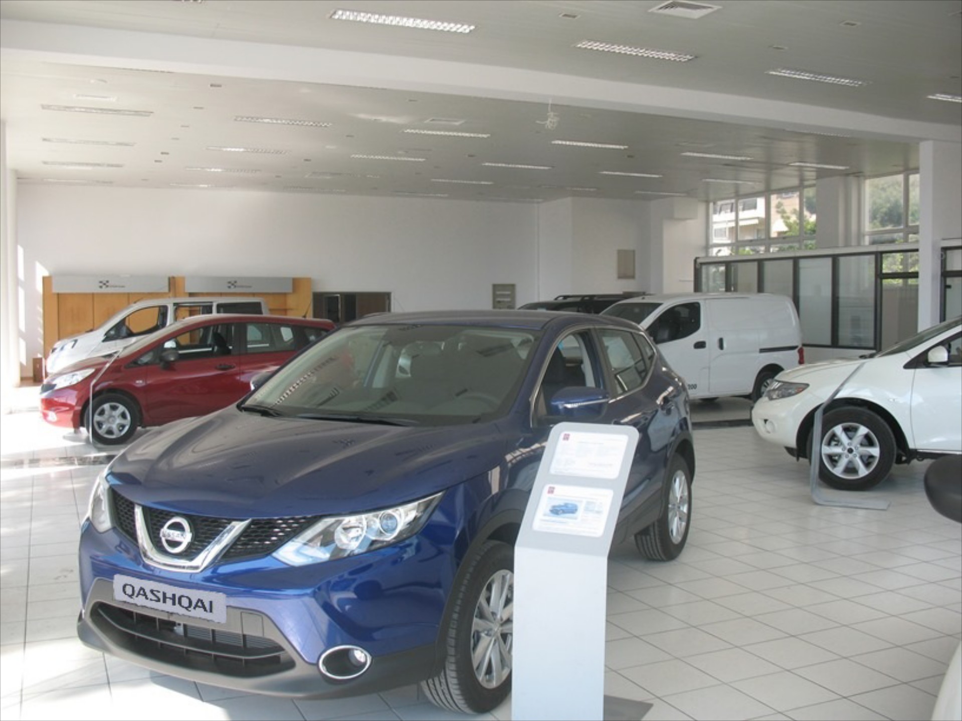 Νέα κάθετη μονάδα Nissan στη Γλυφάδα