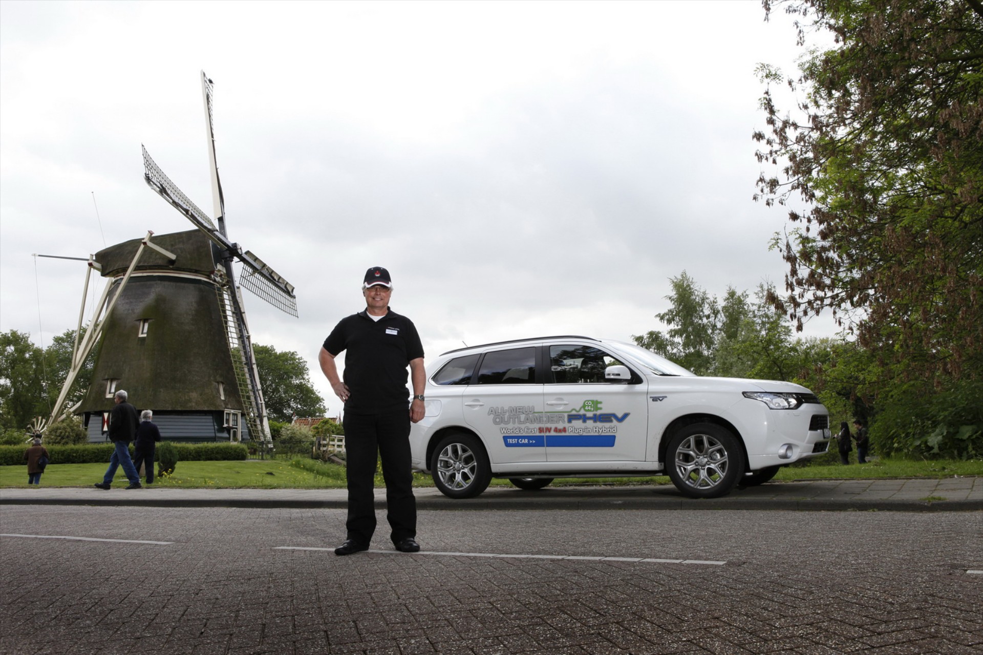 Δοκιμή του υβριδικού Outlander 4x4 PHEV

