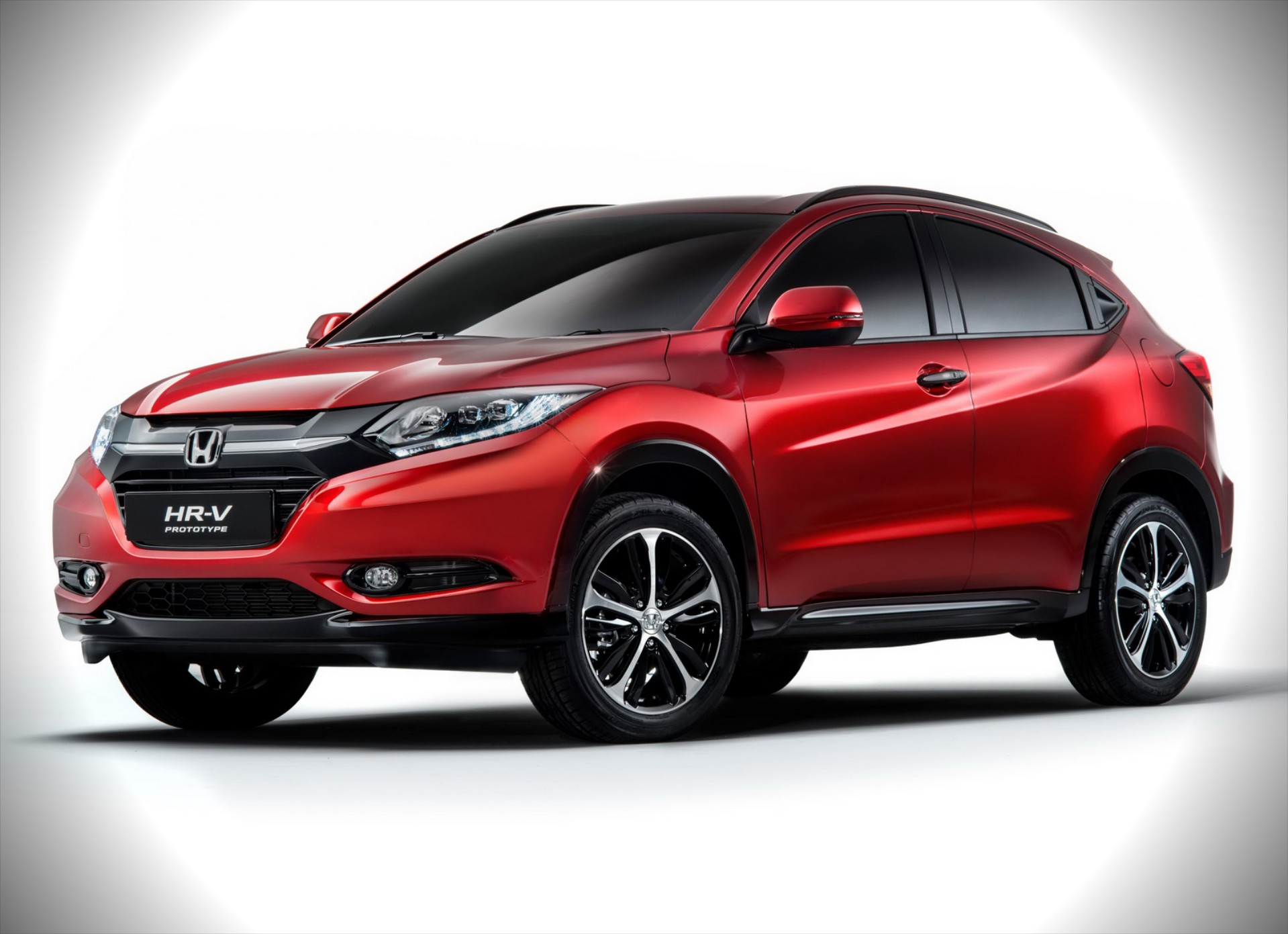 5 νέα μικρά Crossover & SUV στο Παρίσι