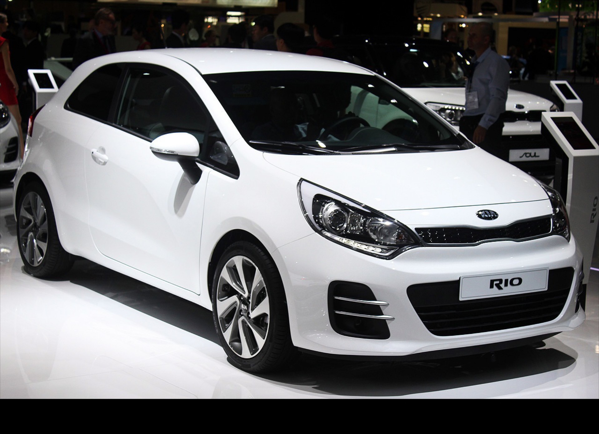 Kia Rio facelift στο Παρίσι