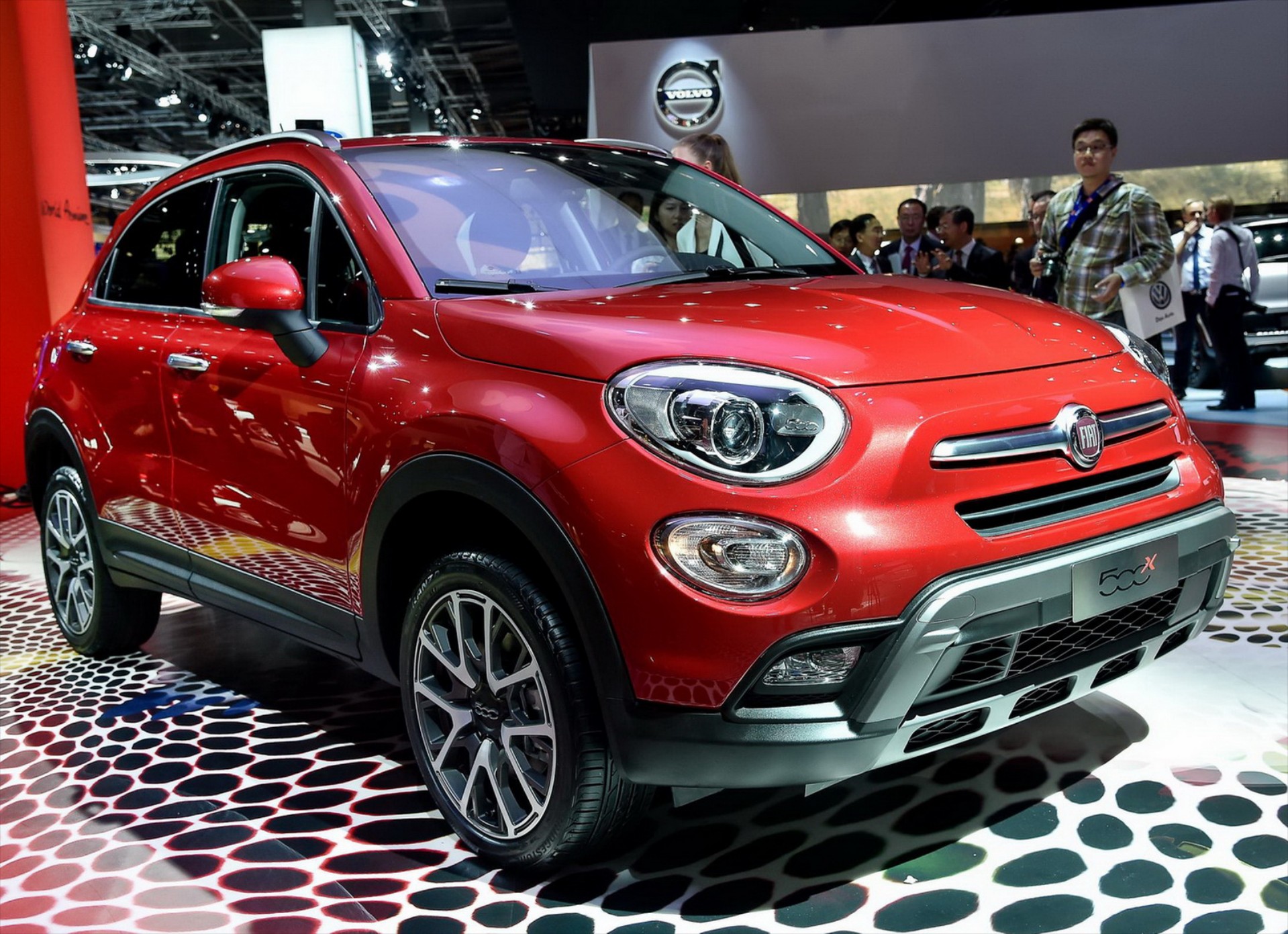 Στο Παρίσι: Αποκάλυψη του Fiat 500X