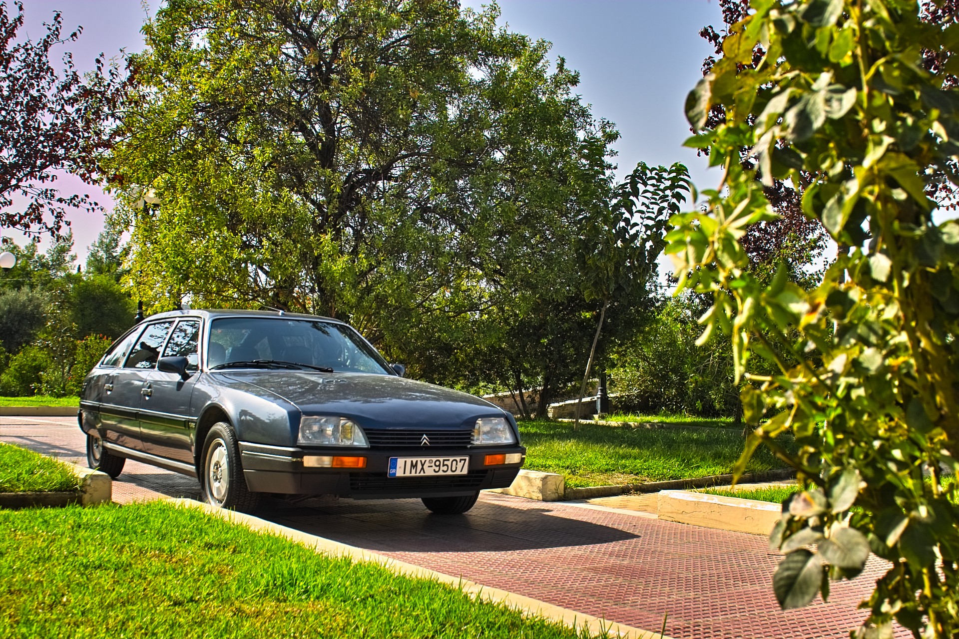 ΟΔΗΓΟΥΜΕ Citroen CX25 Prestige Turbo II: Προεδρικό!