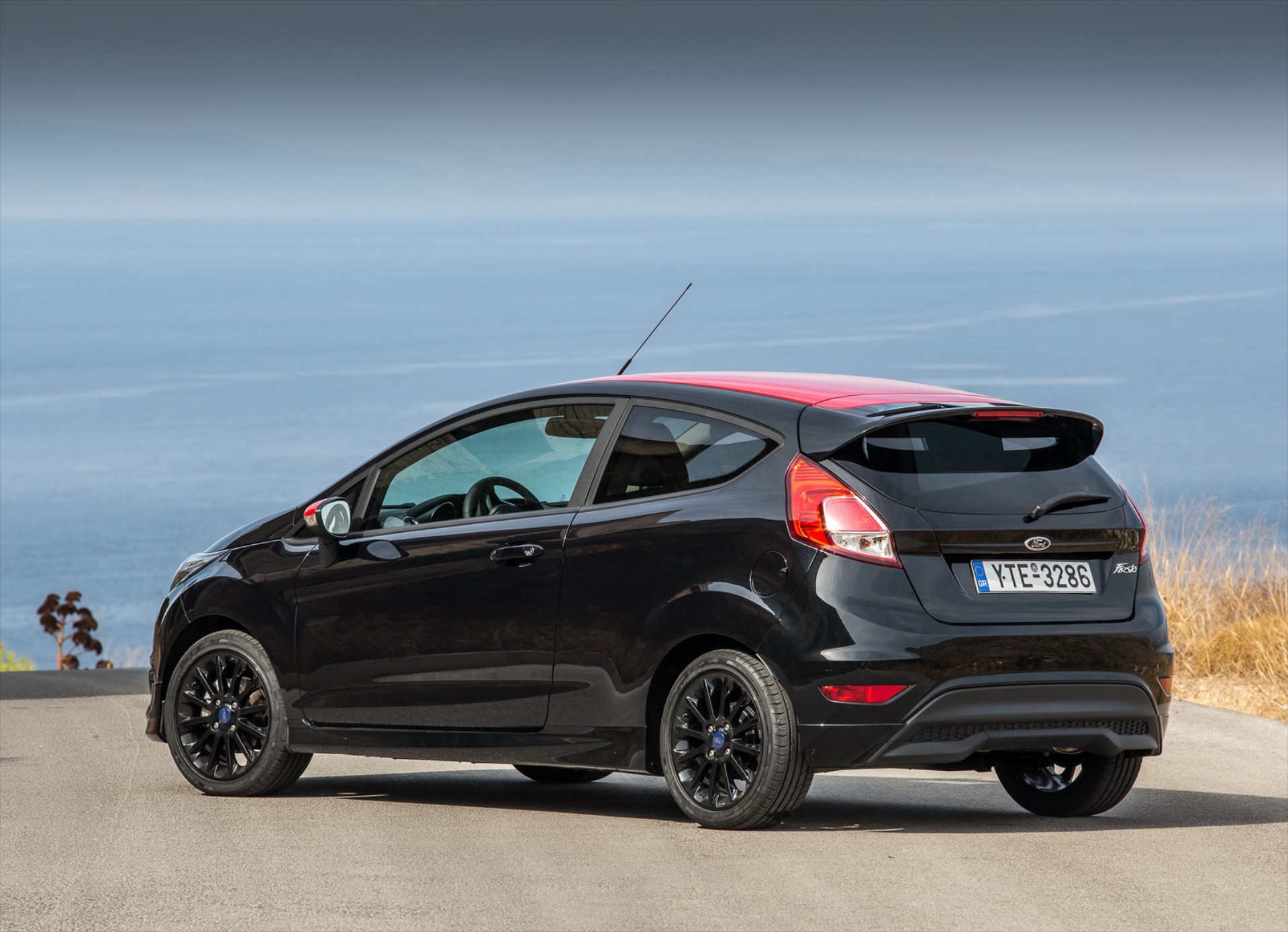 ΔΟΚΙΜΑΖΟΥΜΕ Ford Fiesta Black Edition 1.0 140 PS - Το Fiesta προκαλεί ...