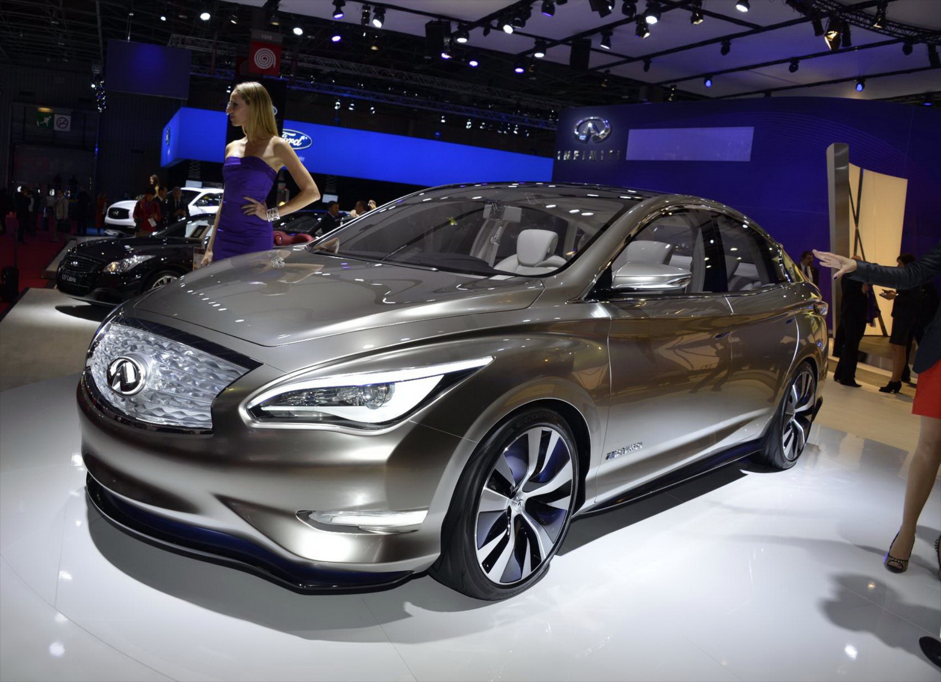 Ηλεκτρικό Infiniti LE Concept