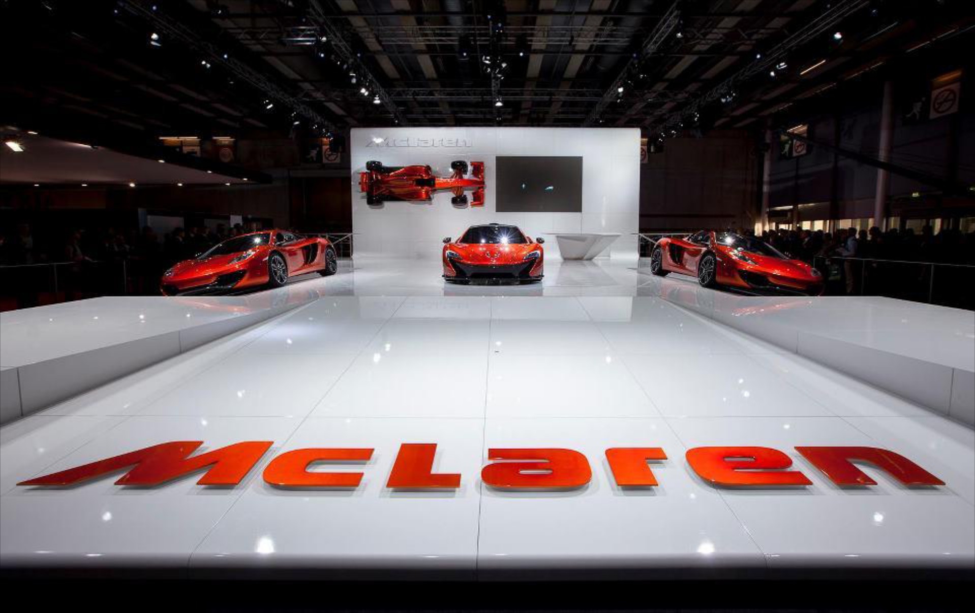 McLaren P1: Ένα super car στο Παρίσι