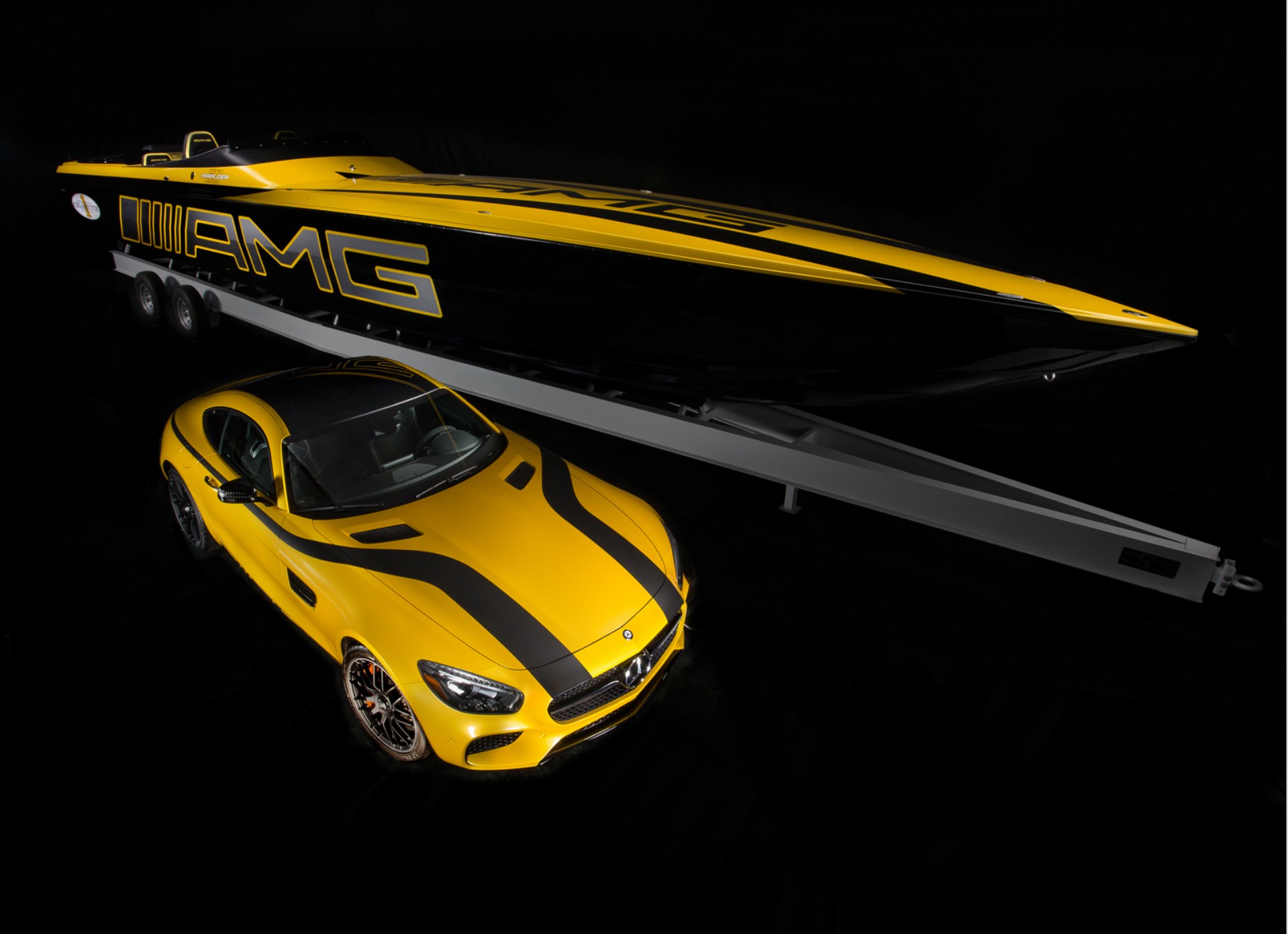 Ταχύπλοο σκάφος εμπνευσμένο από τη Mercedes-AMG GT S