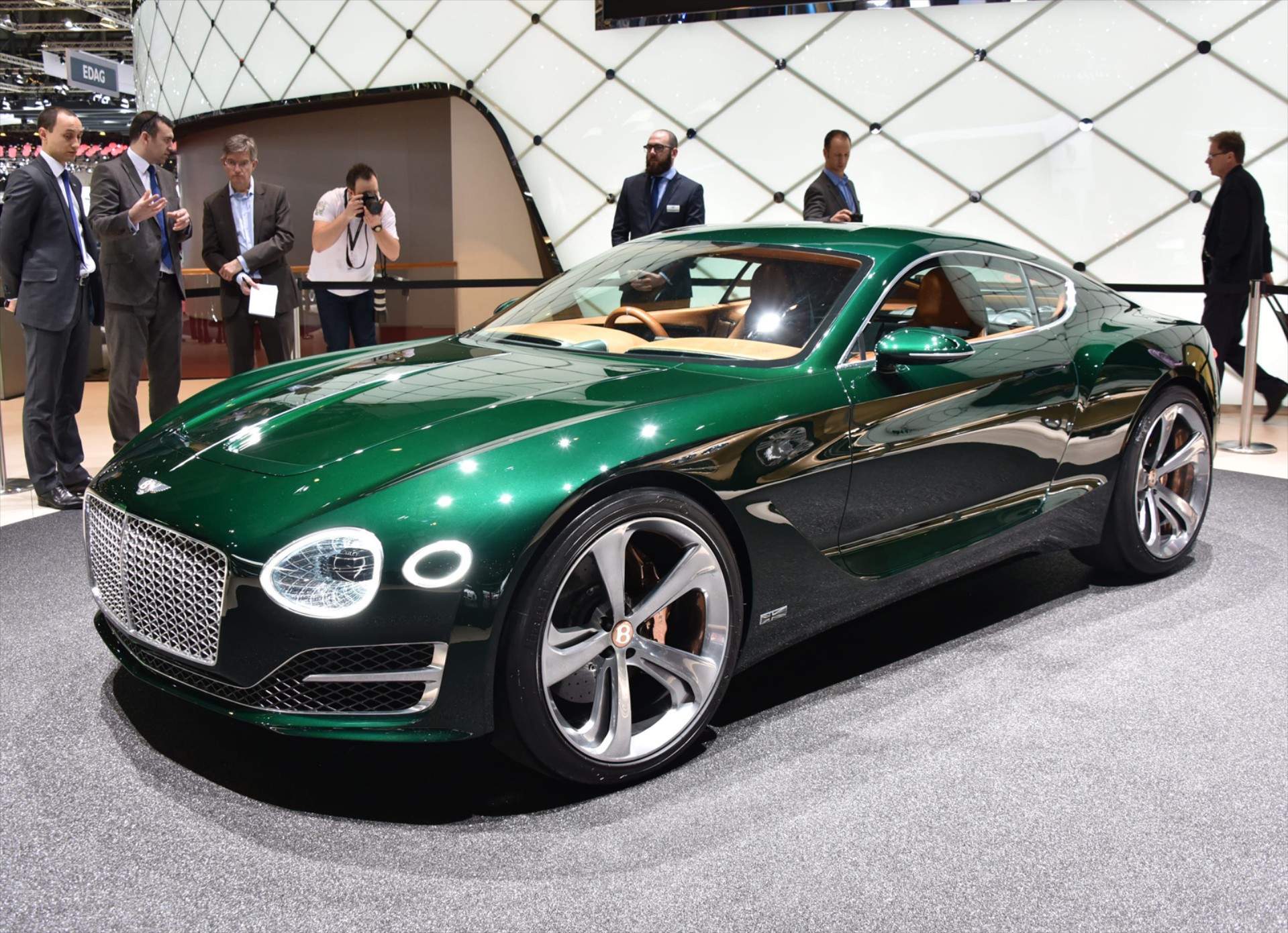 EXP 10 Speed 6: Sport διθέσιο από τη Bentley