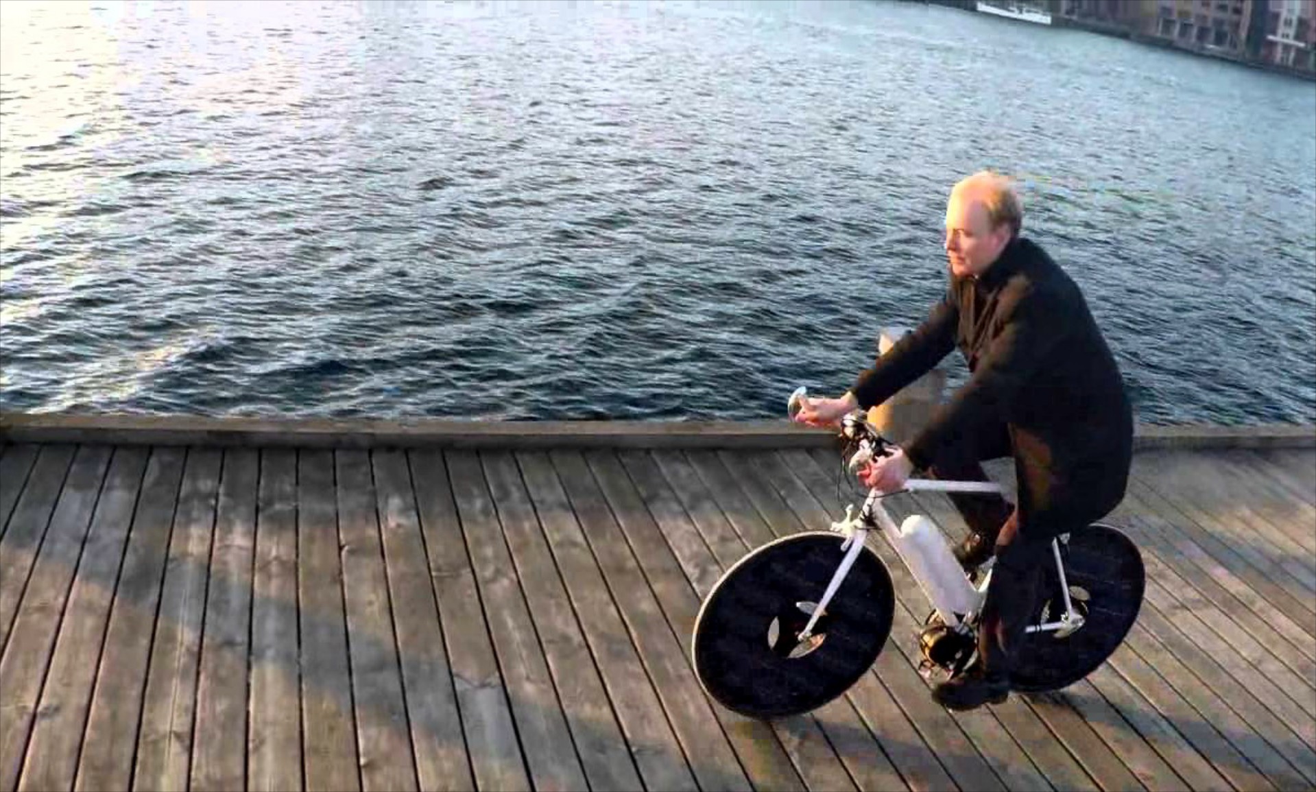 Ηλεκτρικό ποδήλατο με φωτοβολταϊκά