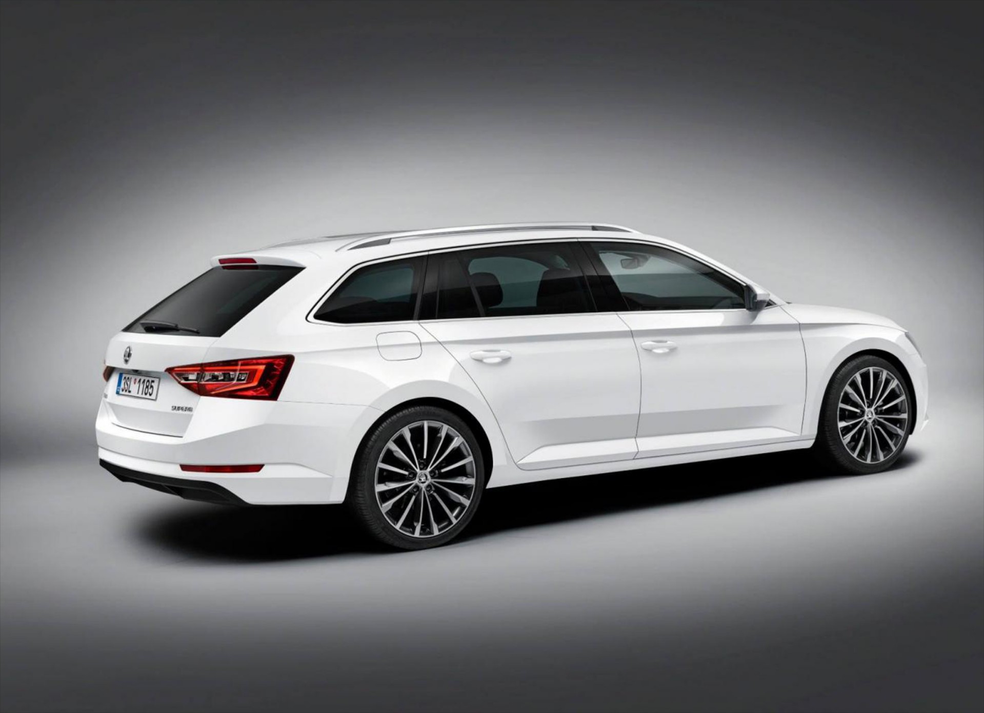 Νέο Skoda Superb Combi στη Φρανκφούρτη