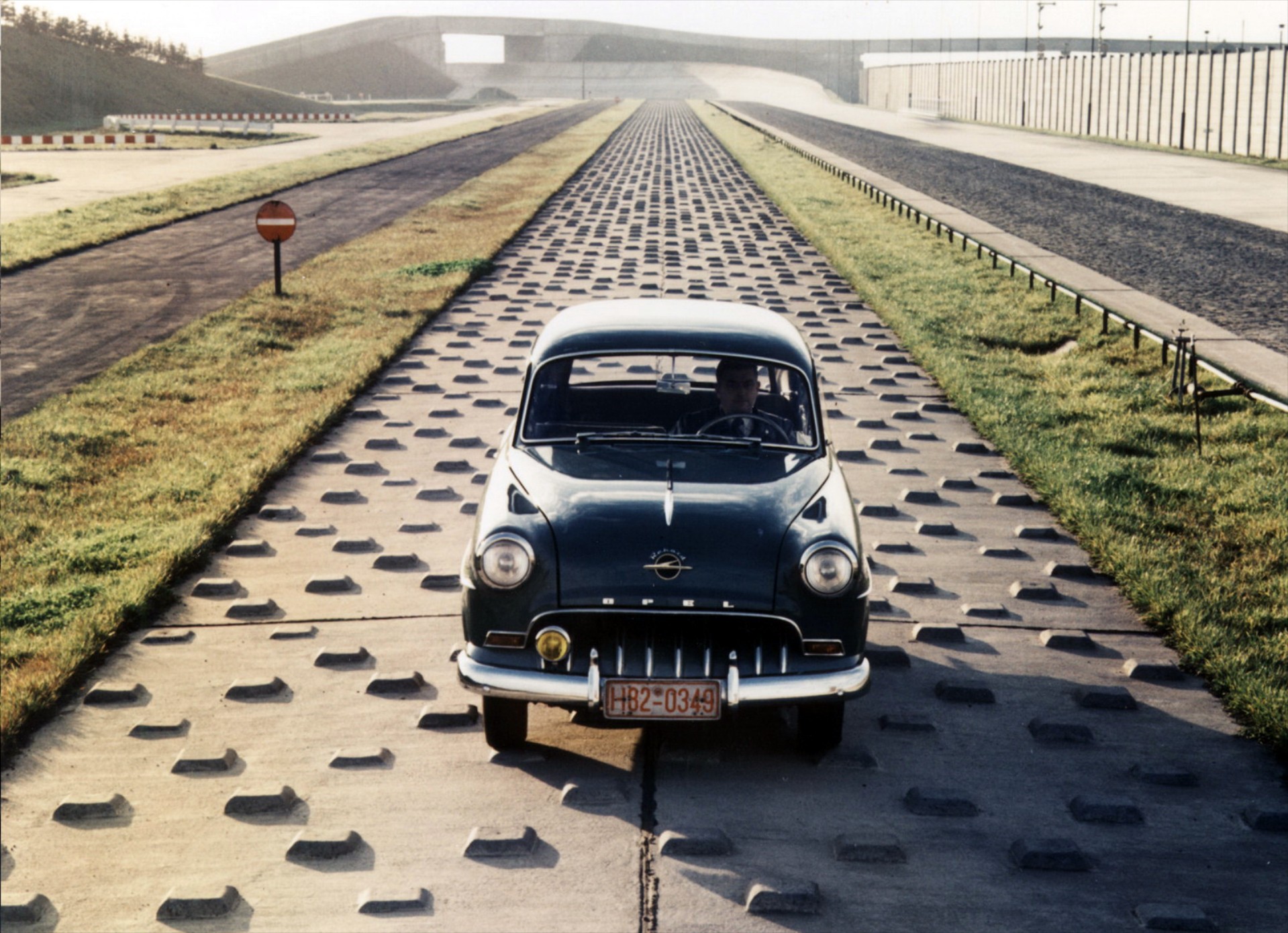 Του πίνουν το αίμα, πριν το αγοράσεις