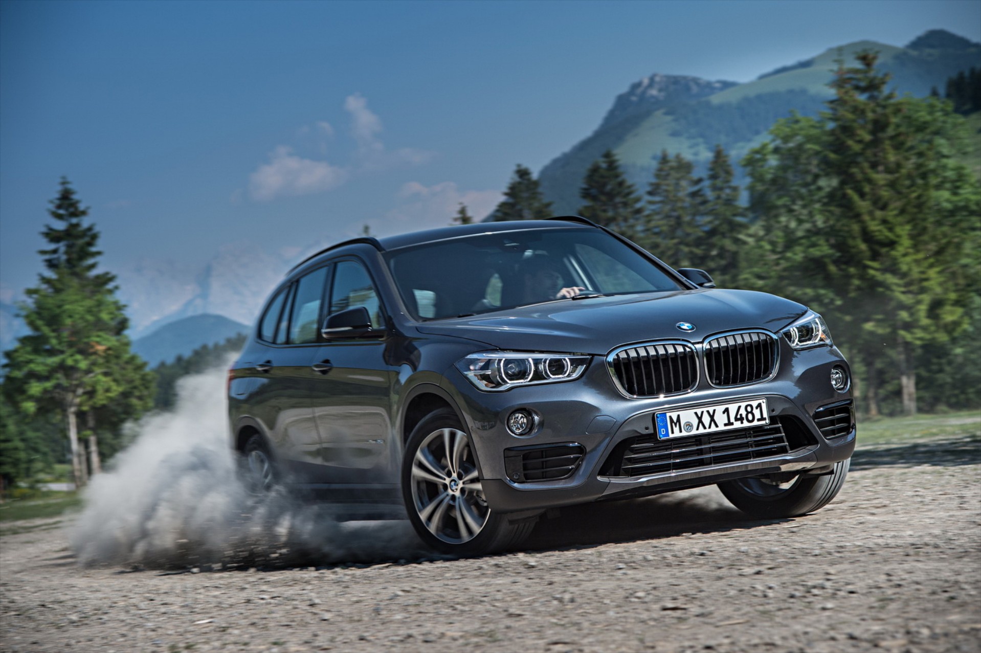 ΟΔΗΓΟΥΜΕ: Νέα BMW X1 2016
