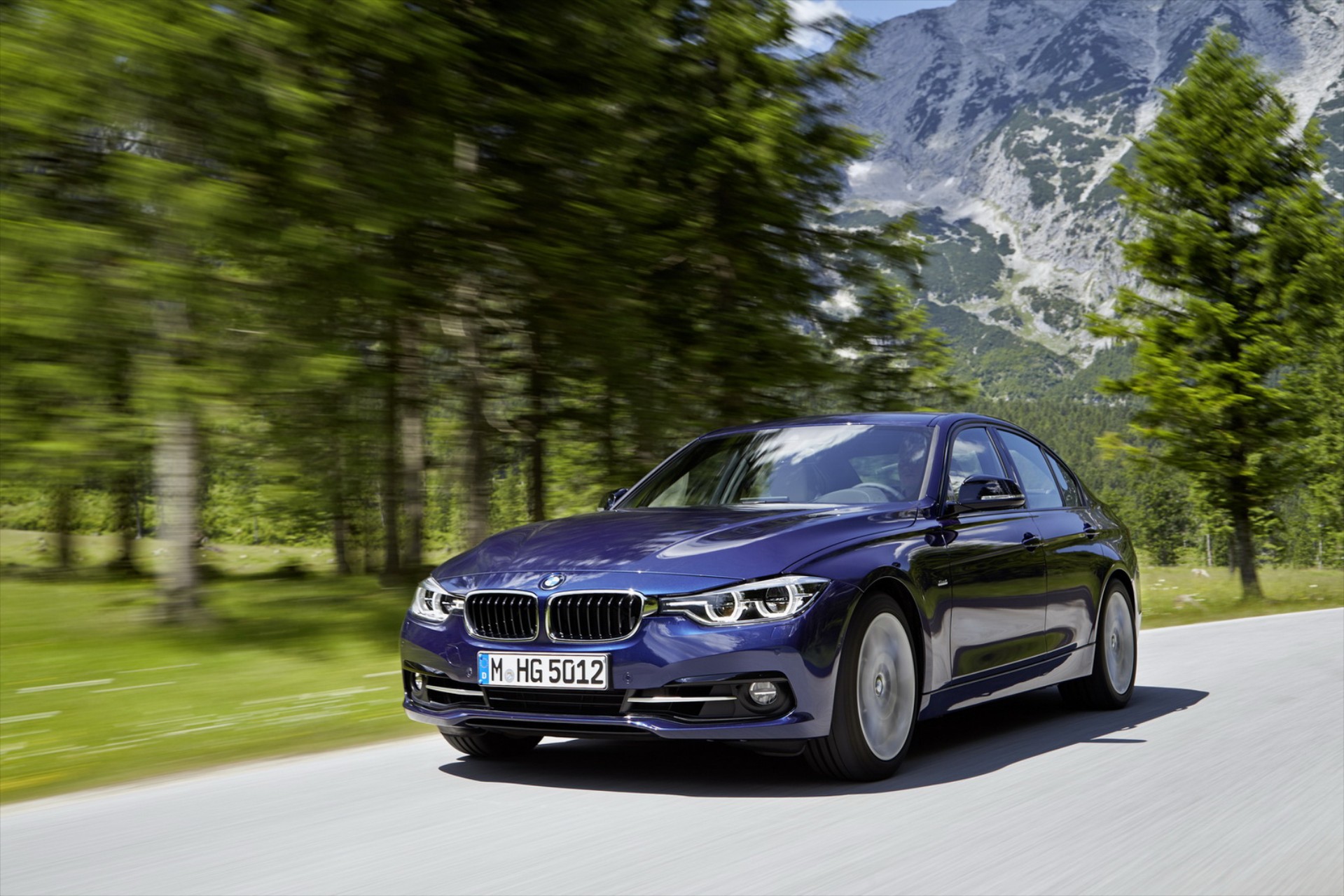 ΟΔΗΓΟΥΜΕ BMW 340i 2015
