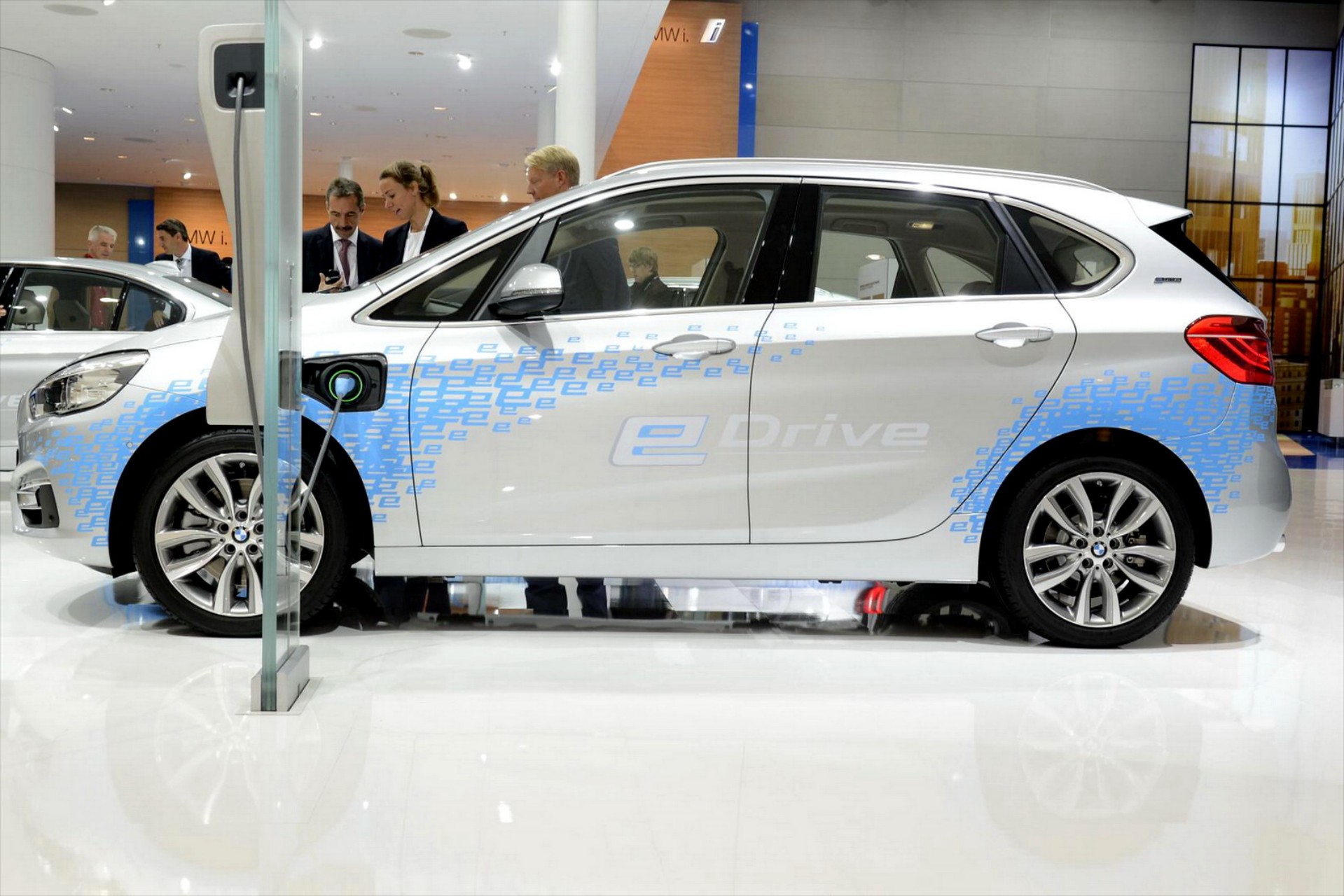 Νέα BMW 225xe plug-in hybrid