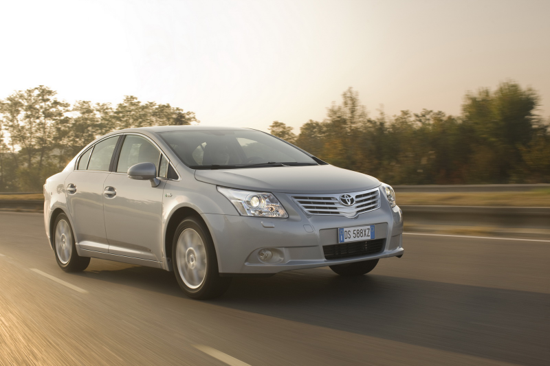 AVENSIS 1.8 Elegant