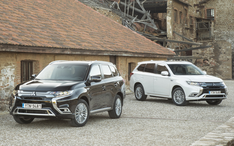 OUTLANDER PHEV 2.4 Intense Plus