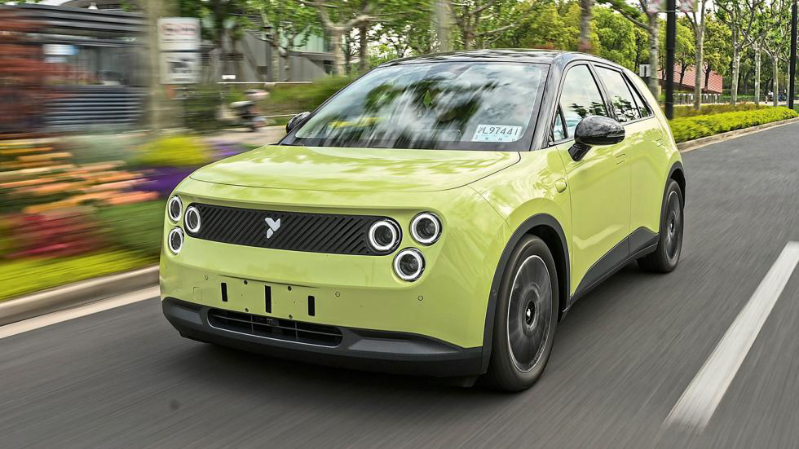 FIREFLY 42 kWh 143 PS