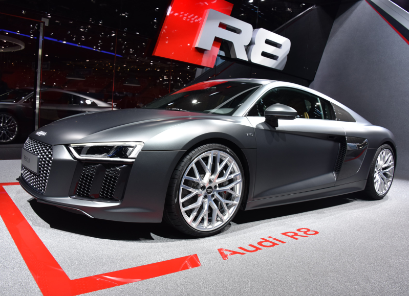 R8 5.2 V10 plus FSI quattro S tronic R8 5.2 V10 plus FSI quattro S tronic
