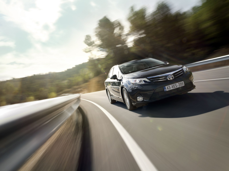 AVENSIS 1.6 Elegant AVENSIS 1.6 Elegant