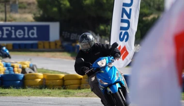 ΟΔΗΓΟΥΜΕ: Suzuki scooter Address & Burgman