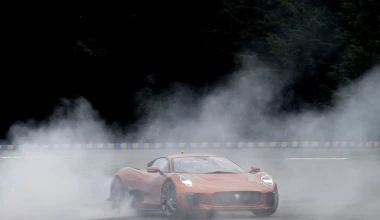 VIDEO: Ο Massa οδηγεί τη Jaguar του James Bond