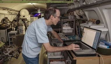 VIDEO: Τρία κινητά… ακίνητα