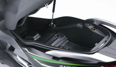 Νέο scooter Kawasaki J125