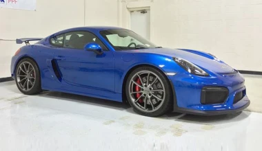 Γιατί πουλάει την Porsche Cayman GT4;