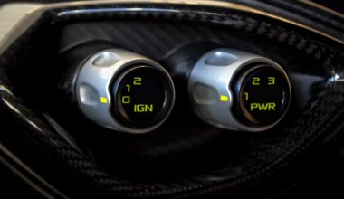 Πωλείται το «θηρίο» της Aston Martin