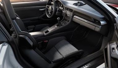 Τιμή στα «όπλα» από την Porsche 911 R (video)