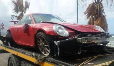 Χαρούμενος παρόλο που τράκαρε την… 911 GT3 (video)