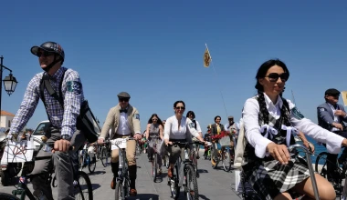 Η MINI στο Tweed Run στο νησί των Σπετσών
